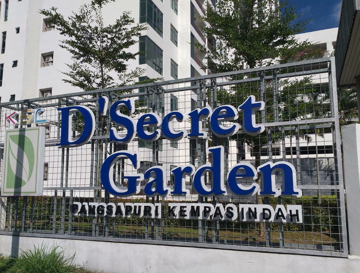 Kempas Indah @ The Secret Garden Homestay Johor Bahru Exterior foto